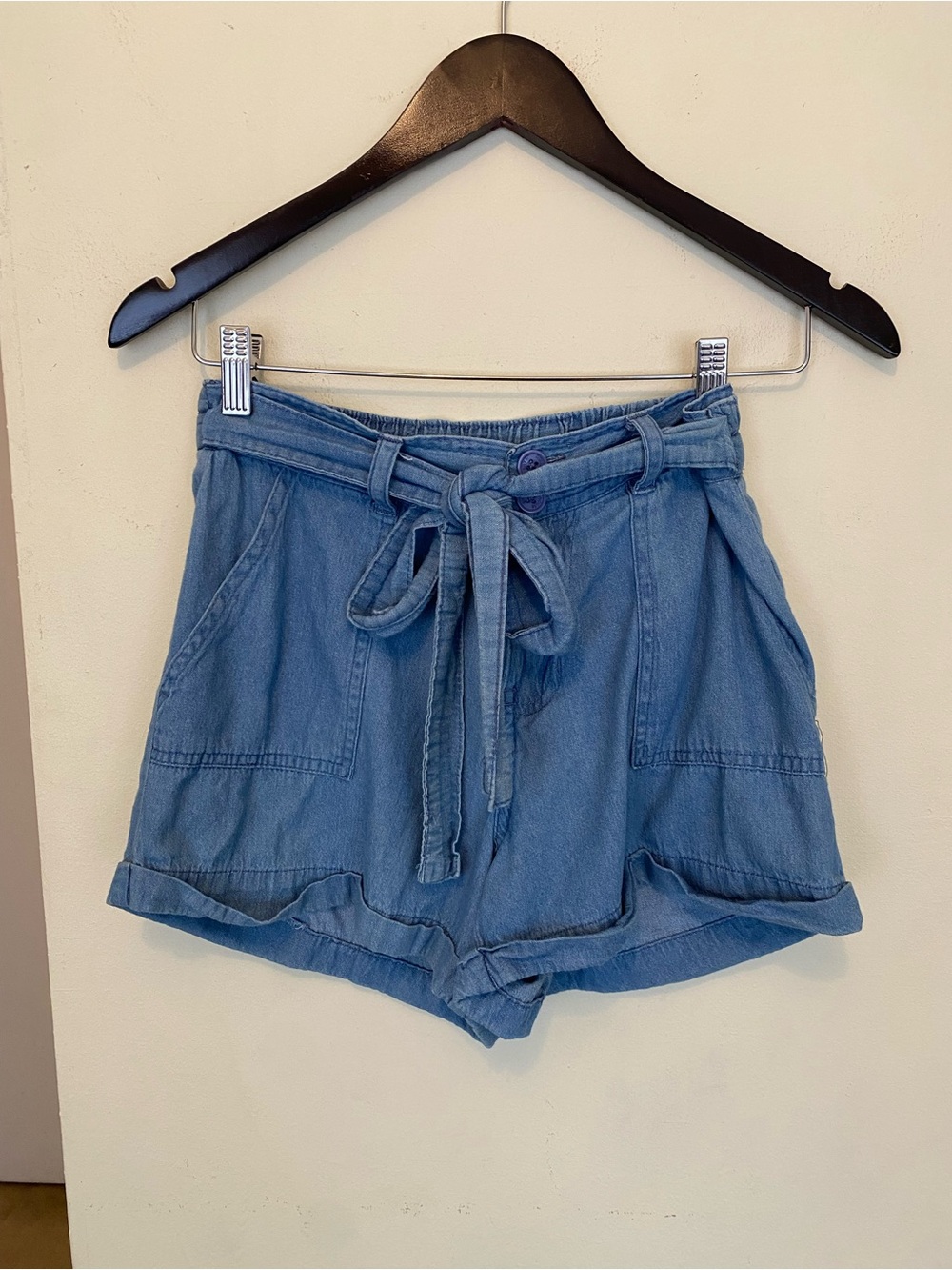 Dollhouse Blue Chambray Jean Shorts Women’s Medium 100% Cotton Lightweight